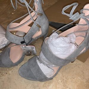 Beautiful Gray Zara Traflauc heels